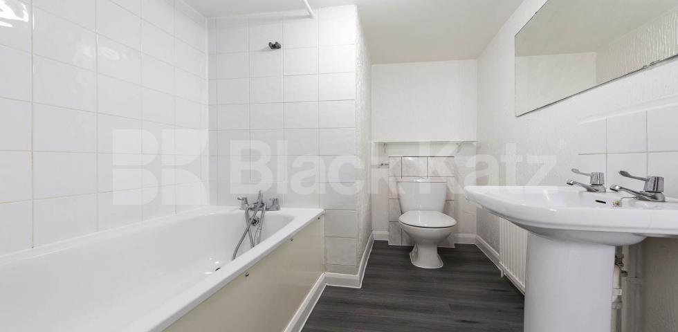 			Garden, 1 Bedroom, 1 bath, 1 reception Apartment			 Stamford Hill, Stoke Newington